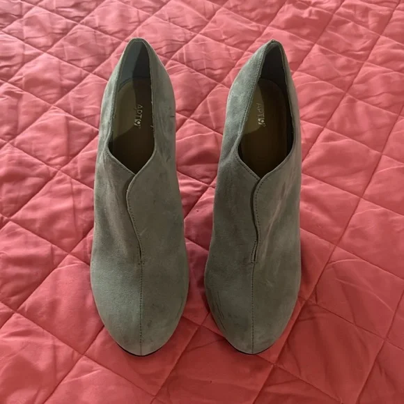 Apt 9 Gray Suede Booties Sz 9 - Picture 1 of 8
